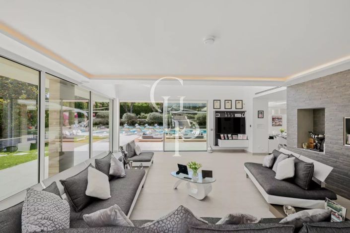 Image No.31-6 Bed House for sale