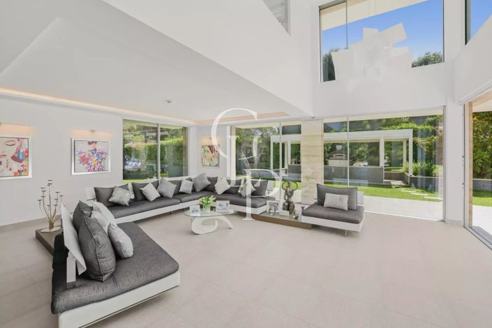 Image No.32-6 Bed House for sale