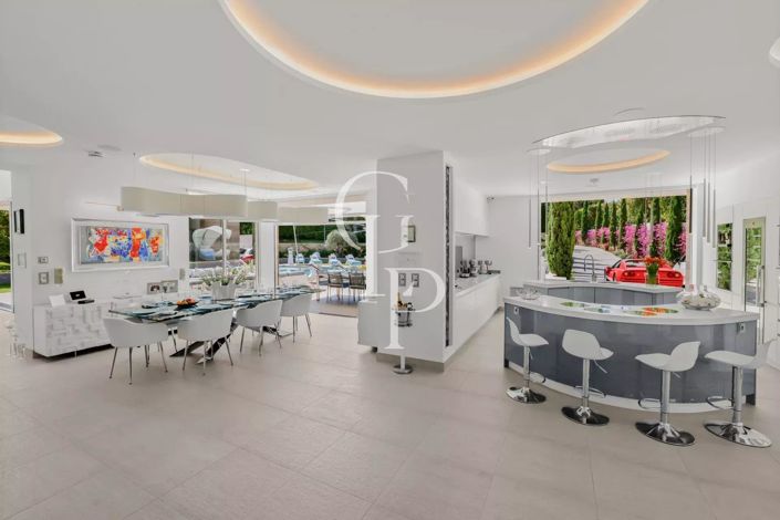 Image No.34-6 Bed House for sale