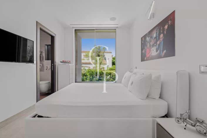 Image No.37-6 Bed House for sale