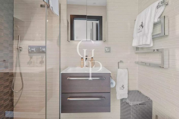 Image No.38-6 Bed House for sale