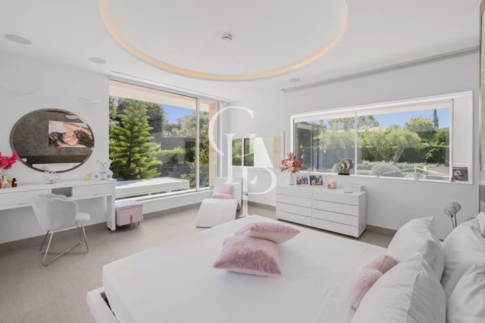 Image No.39-6 Bed House for sale