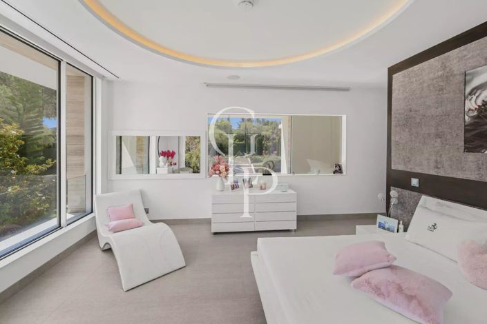 Image No.40-6 Bed House for sale