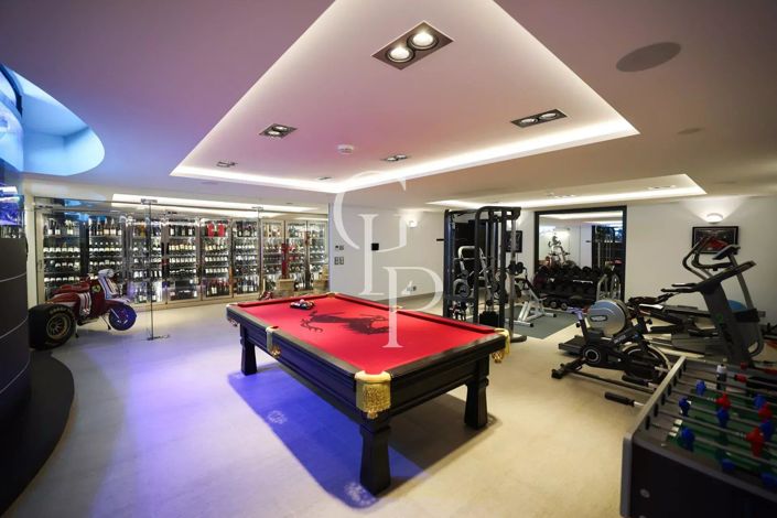 Image No.44-6 Bed House for sale