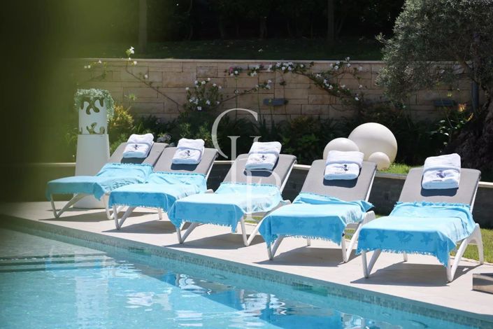 Image No.8-6 Bed House for sale