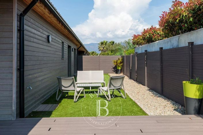 Image No.11-3 Bed House for sale