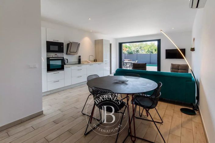 Image No.3-3 Bed House for sale