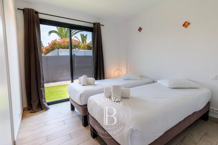 Image No.7-3 Bed House for sale