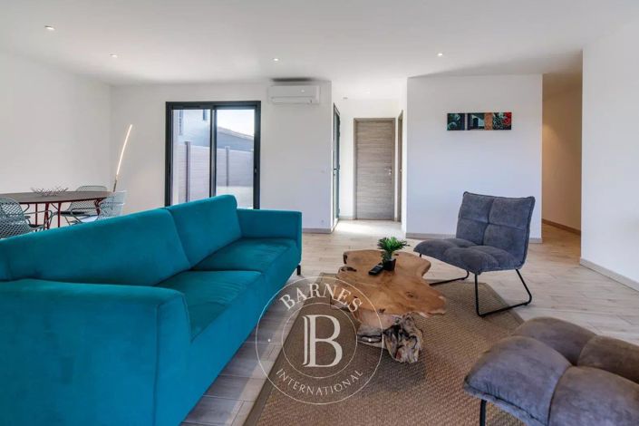 Image No.4-4 Bed House for sale