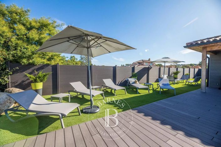 Image No.6-4 Bed House for sale