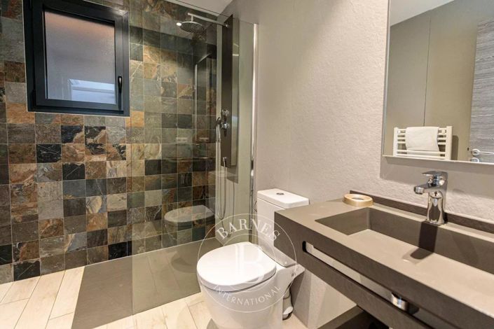 Image No.10-3 Bed House for sale