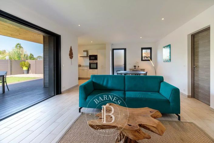 Image No.5-3 Bed House for sale