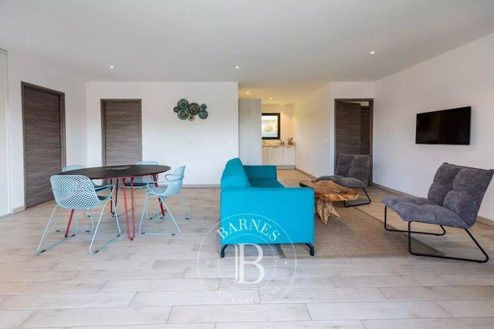 Image No.4-3 Bed House for sale