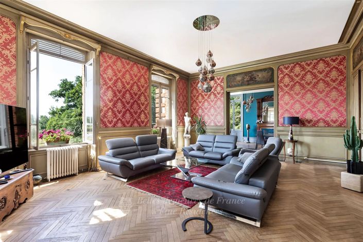 Image No.5-8 Bed House for sale