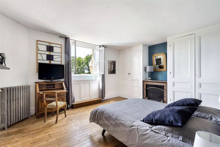 Image No.6-8 Bed House for sale