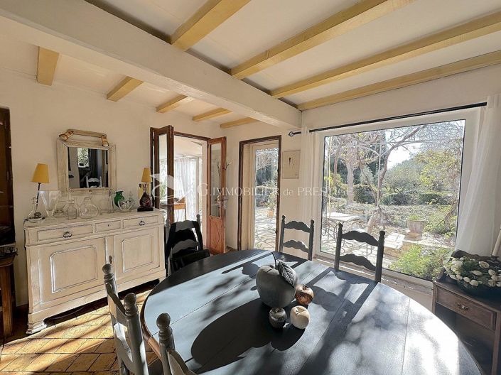 Image No.8-8 Bed House for sale