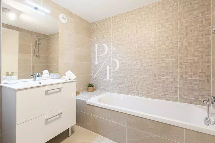 Image No.14-3 Bed Apartment for sale