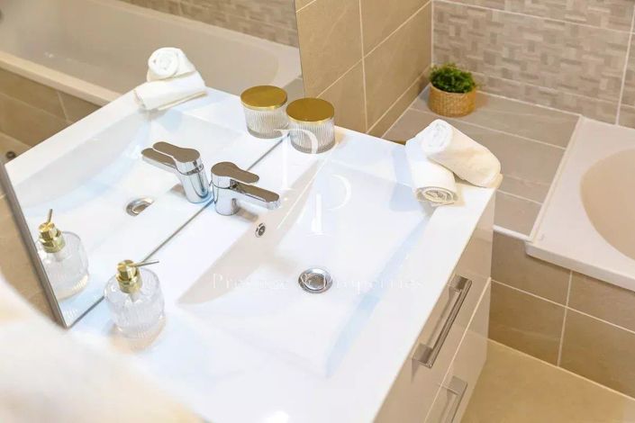 Image No.15-3 Bed Apartment for sale