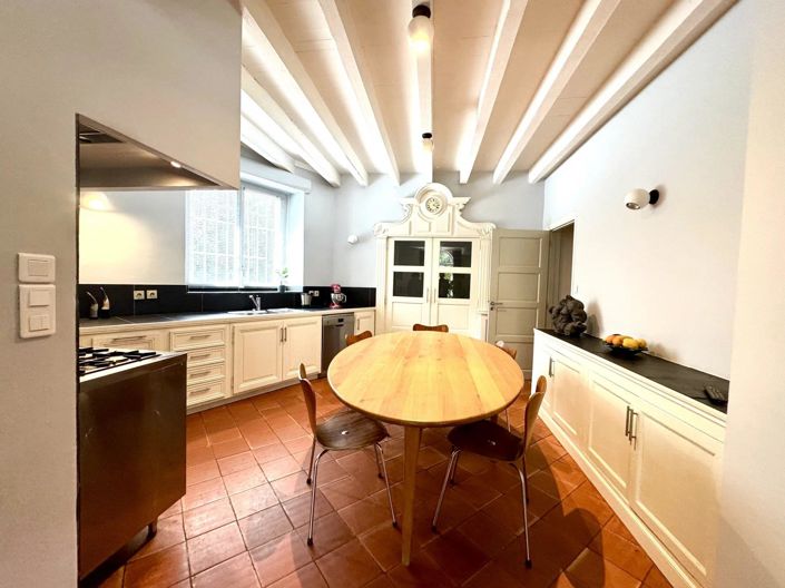 Image No.8-7 Bed House for sale