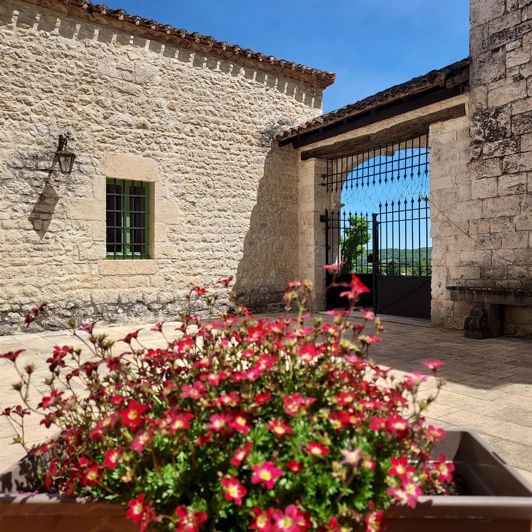 Image No.6-5 Bed House for sale