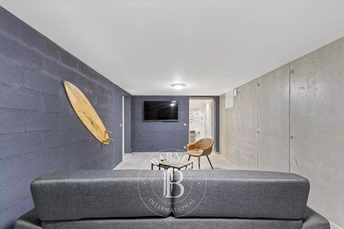 Image No.14-5 Bed House for sale