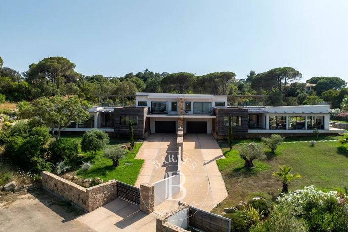 Image No.2-5 Bed House for sale