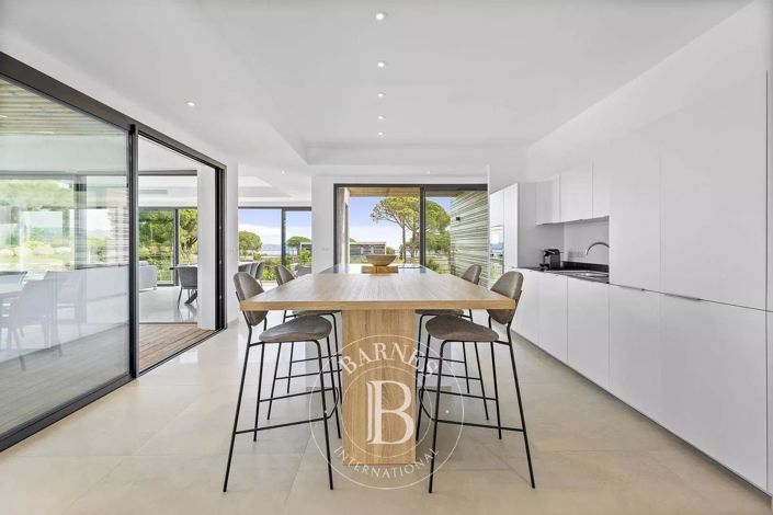 Image No.4-5 Bed House for sale