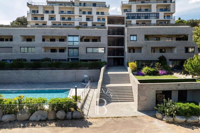 Image No.13-5 Bed Apartment for sale