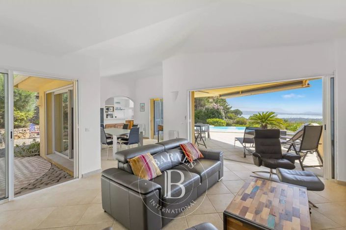 Image No.2-3 Bed House for sale