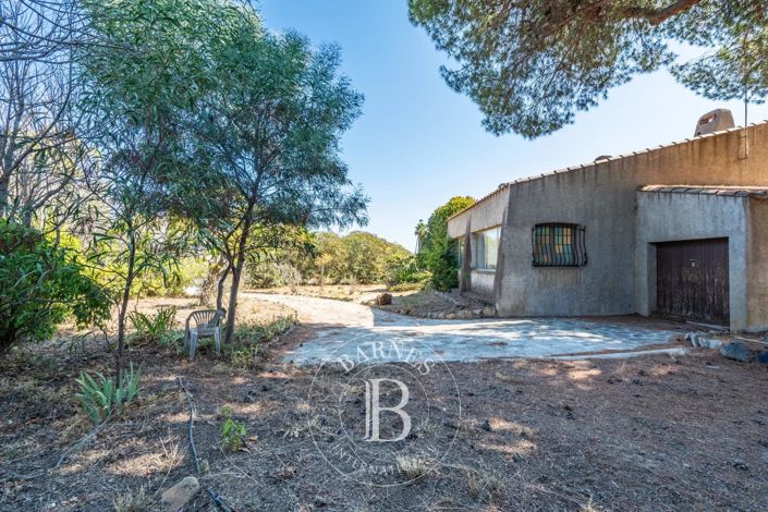 Image No.18-5 Bed House for sale