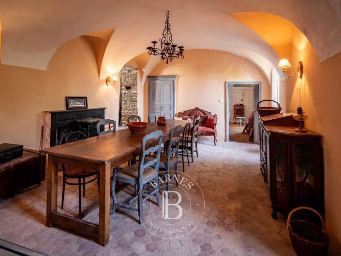 Image No.11-11 Bed House for sale