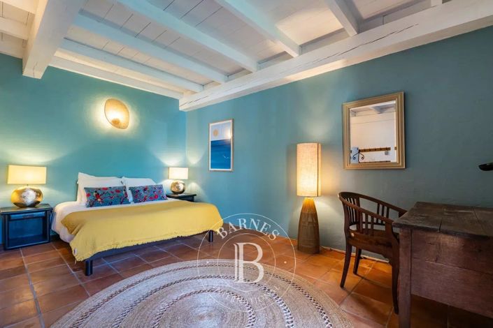 Image No.17-5 Bed House for sale