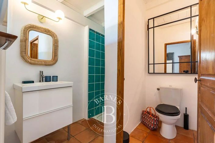 Image No.20-5 Bed House for sale