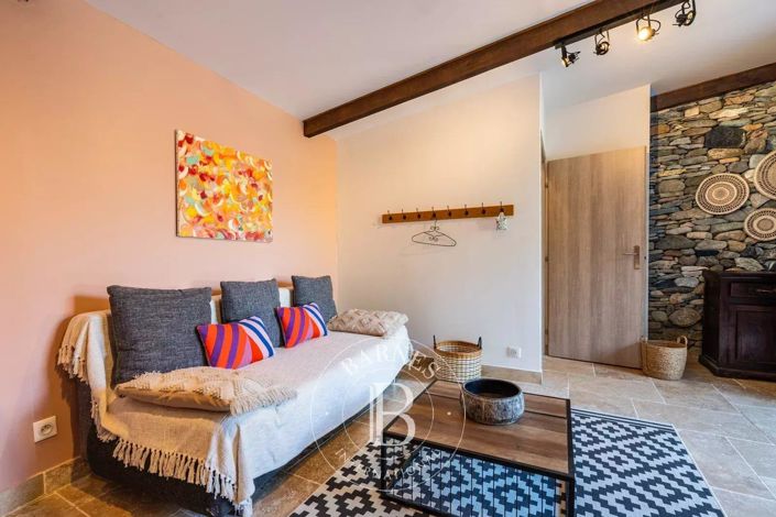 Image No.22-5 Bed House for sale