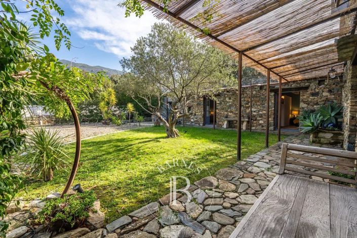 Image No.24-5 Bed House for sale