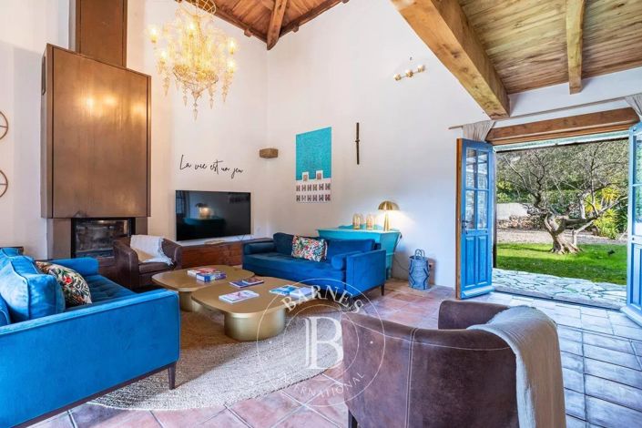 Image No.5-5 Bed House for sale