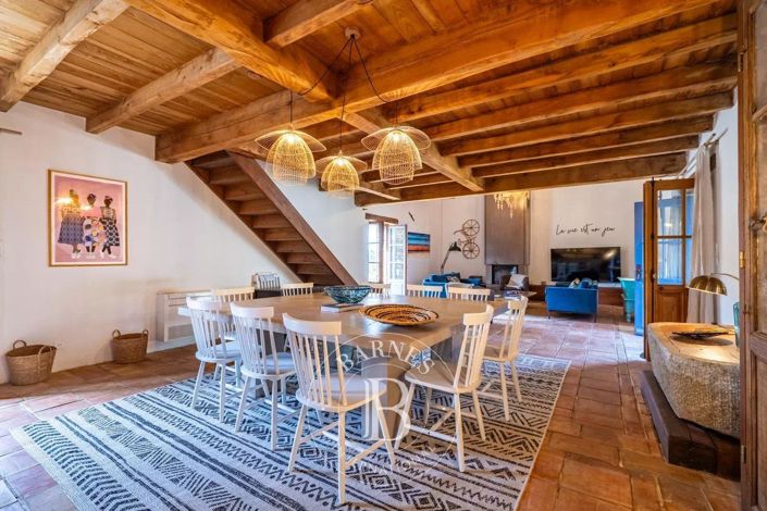 Image No.7-5 Bed House for sale