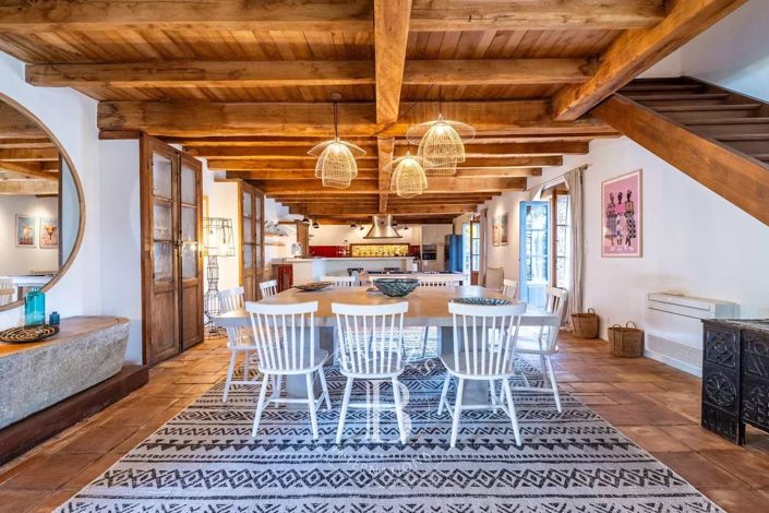 Image No.8-5 Bed House for sale