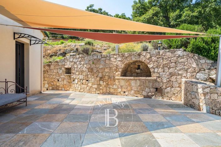 Image No.12-5 Bed House for sale