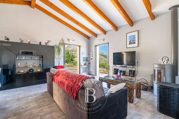 Image No.14-5 Bed House for sale