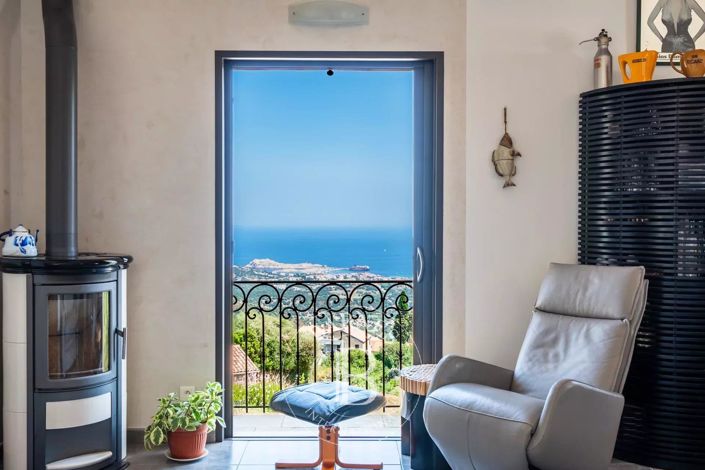 Image No.6-5 Bed House for sale