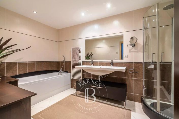 Image No.12-3 Bed Apartment for sale