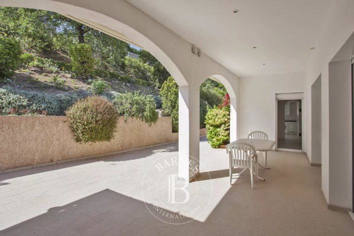 Image No.5-7 Bed House for sale