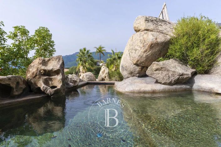 Image No.1-4 Bed House for sale