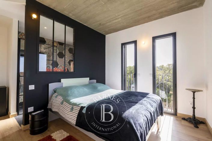 Image No.10-4 Bed House for sale