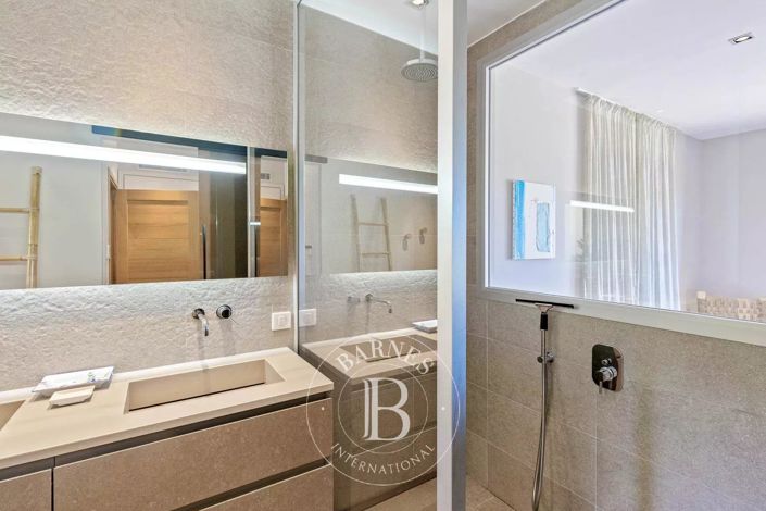 Image No.11-5 Bed House for sale