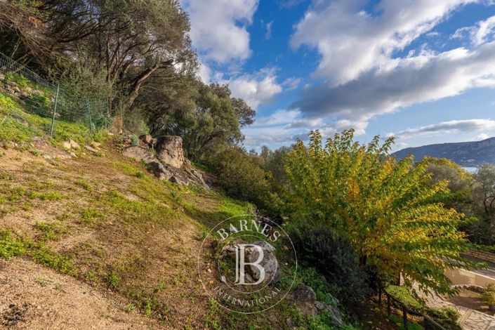 Image No.3-4 Bed House for sale