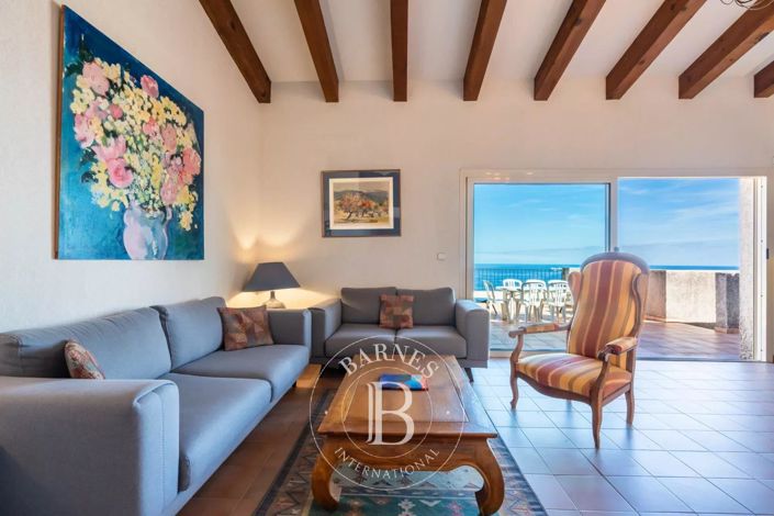 Image No.3-5 Bed House for sale