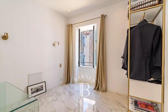 Image No.12-3 Bed Apartment for sale