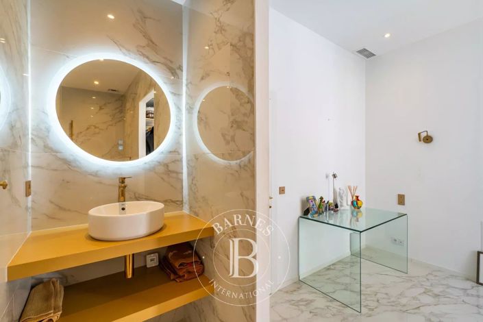 Image No.13-3 Bed Apartment for sale